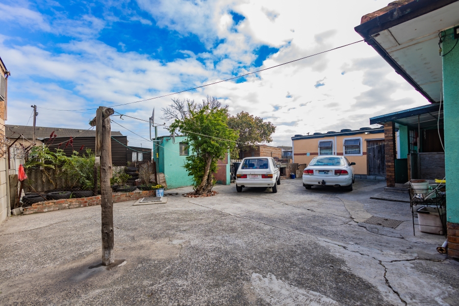 3 Bedroom Property for Sale in Elsies River Western Cape